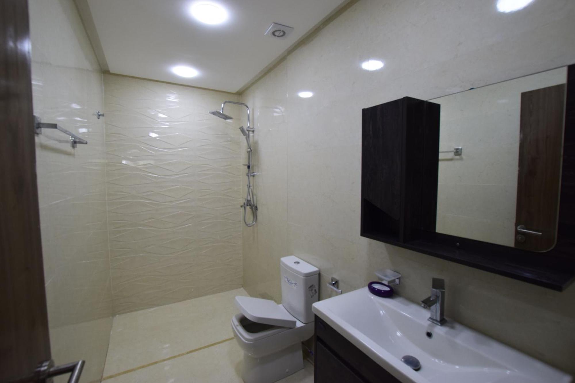 Appartement Familial Proche Aeroport Et Oasiria マラケシュ エクステリア 写真
