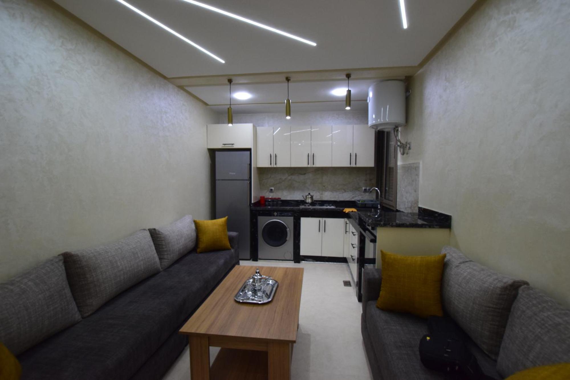 Appartement Familial Proche Aeroport Et Oasiria マラケシュ エクステリア 写真