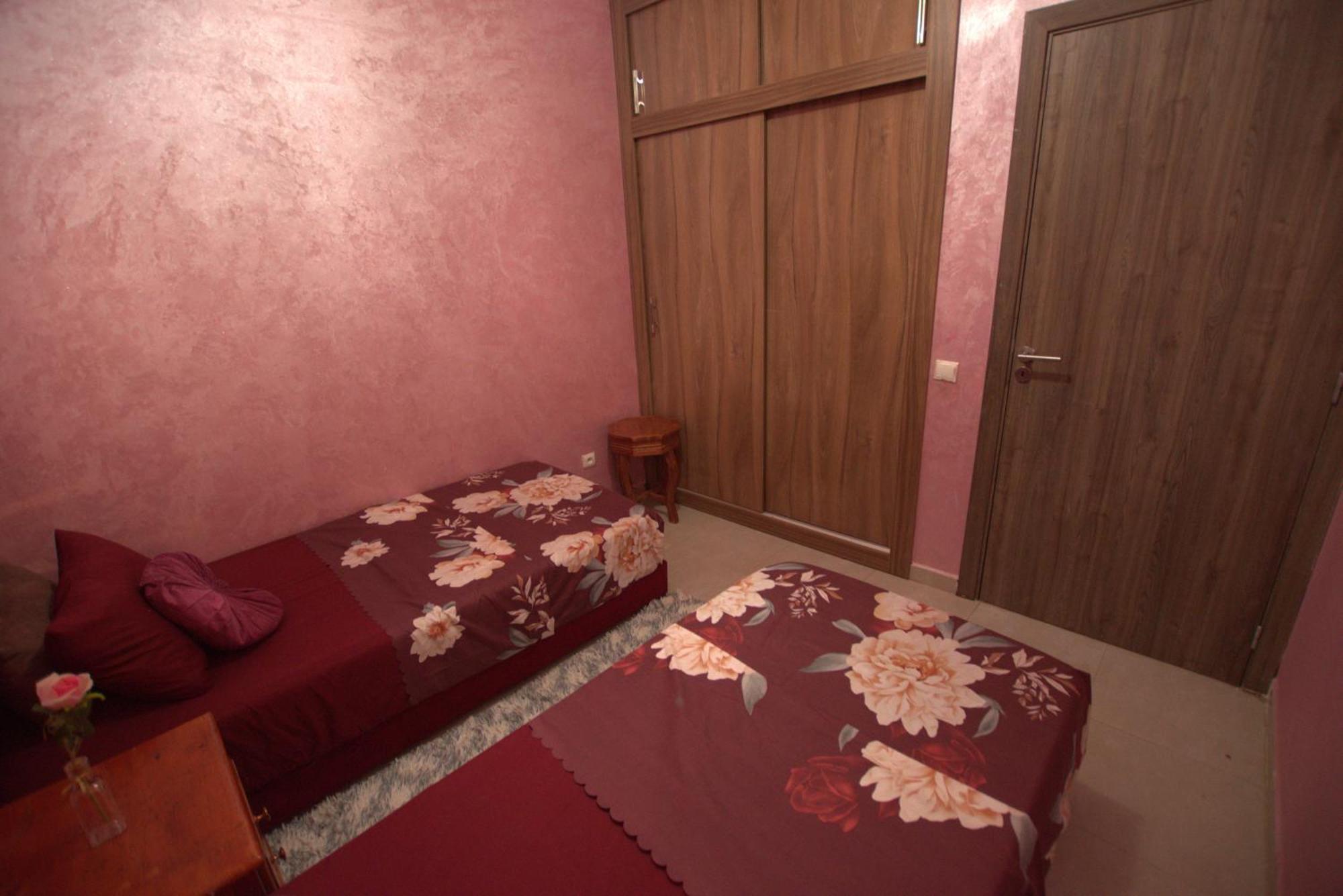 Appartement Familial Proche Aeroport Et Oasiria マラケシュ エクステリア 写真