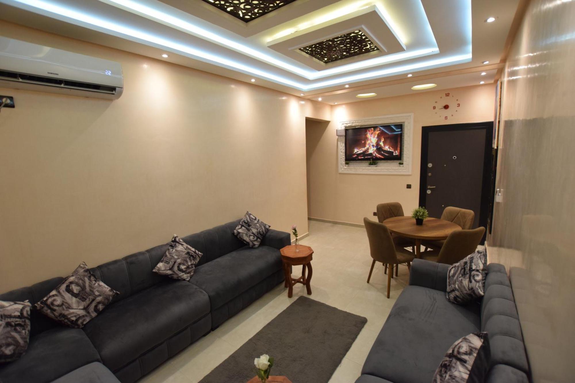 Appartement Familial Proche Aeroport Et Oasiria マラケシュ エクステリア 写真